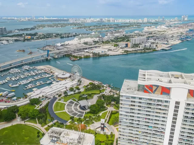 2-bedroom condo for sale in Miami - 50 Biscayne Blvd 3601 - MondialRealty