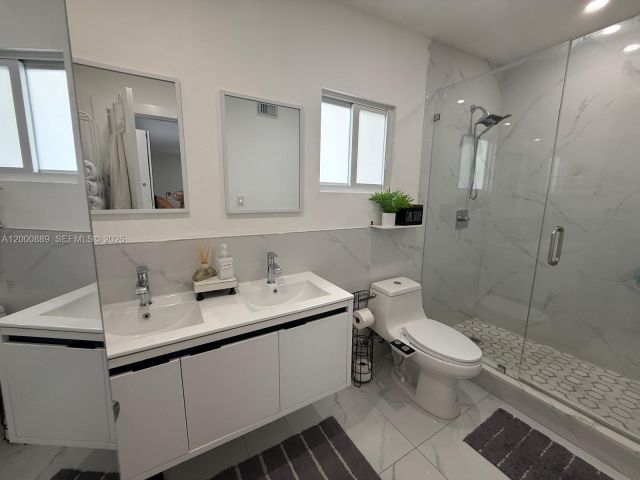 3-bedroom home for sale in Hollywood - 6404 Meade St - MondialRealty