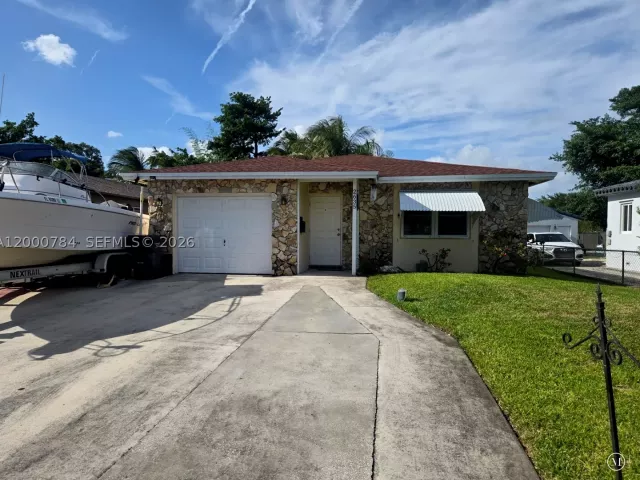 3-bedroom home for sale in Hollywood - 2635 Taylor St - MondialRealty