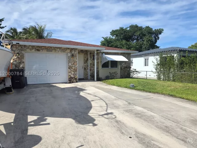3-bedroom home for sale in Hollywood - 2635 Taylor St - MondialRealty