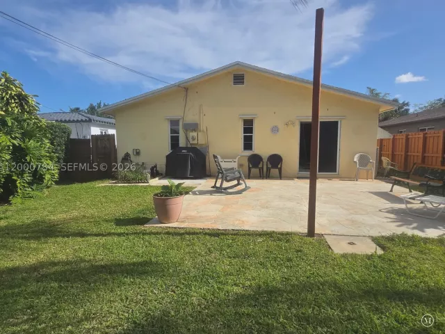 3-bedroom home for sale in Hollywood - 2635 Taylor St - MondialRealty