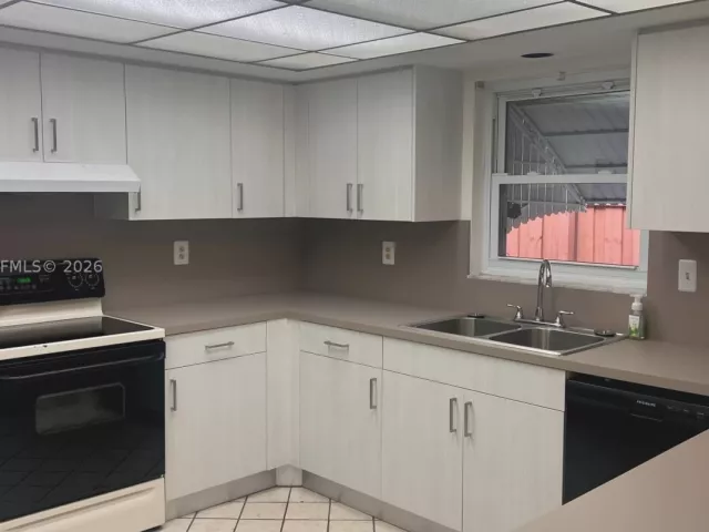 3-bedroom home for sale in Hollywood - 2635 Taylor St - MondialRealty