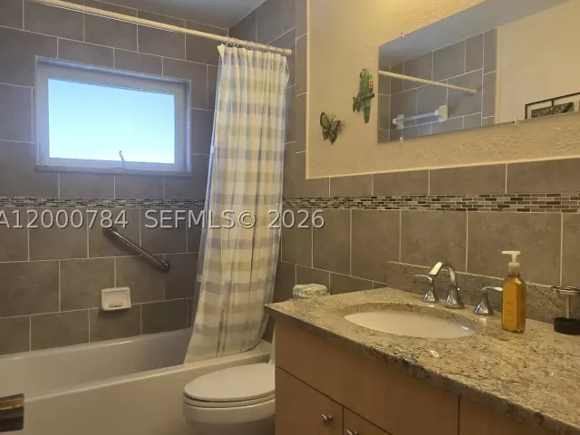 3-bedroom home for sale in Hollywood - 2635 Taylor St - MondialRealty
