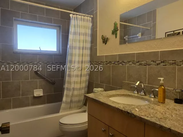 3-bedroom home for sale in Hollywood - 2635 Taylor St - MondialRealty