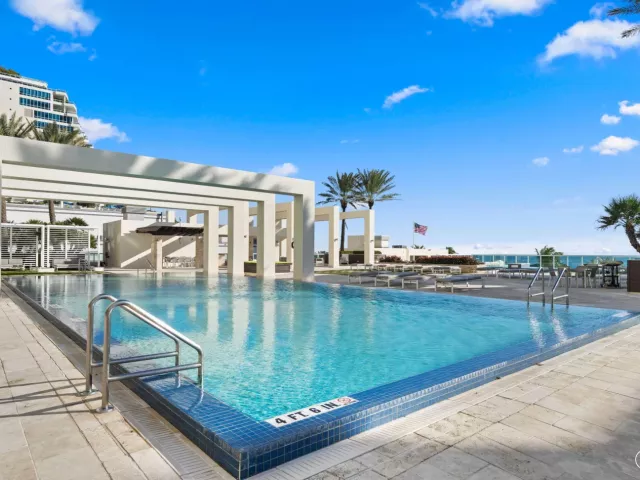 3-bedroom condo for sale in Fort Lauderdale - 101 S Fort Lauderdale Beach Boulevard 1404 - MondialRealty