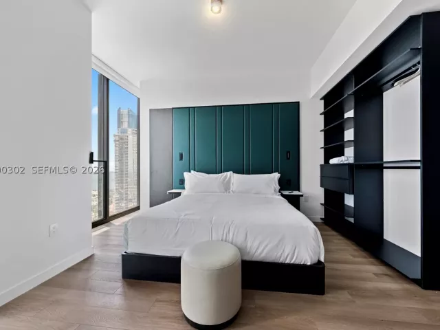 2-bedroom condo for sale in Miami - 20 NE 11th St 4403 - MondialRealty