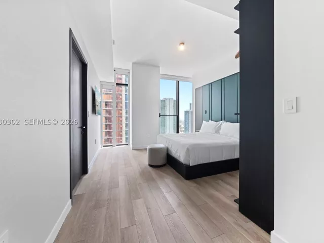2-bedroom condo for sale in Miami - 20 NE 11th St 4403 - MondialRealty