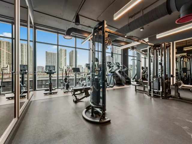 2-bedroom condo for sale in Miami - 20 NE 11th St 4403 - MondialRealty