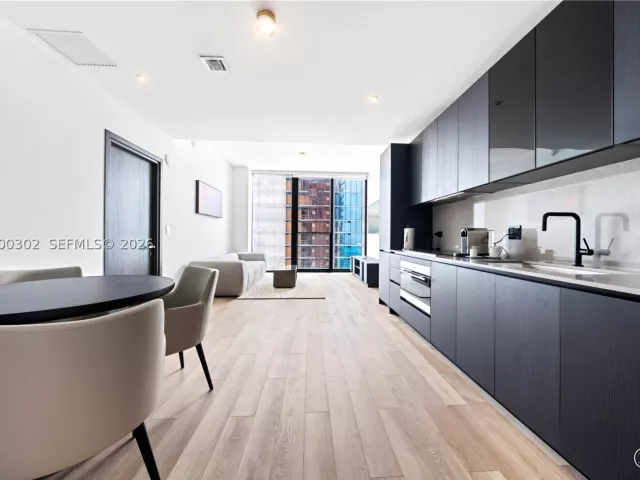 2-bedroom condo for sale in Miami - 20 NE 11th St 4403 - MondialRealty