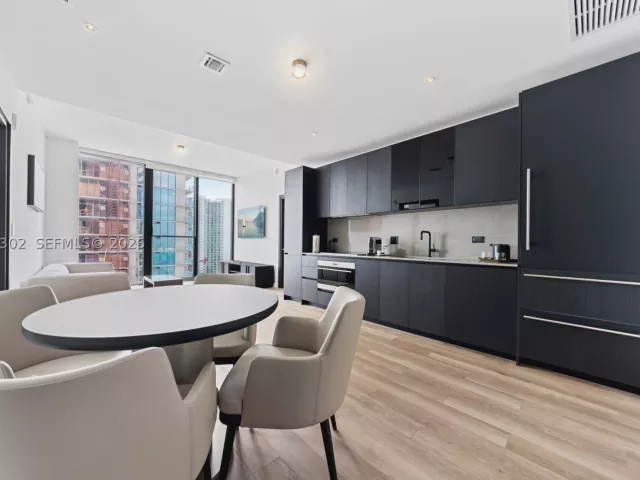 2-bedroom condo for sale in Miami - 20 NE 11th St 4403 - MondialRealty