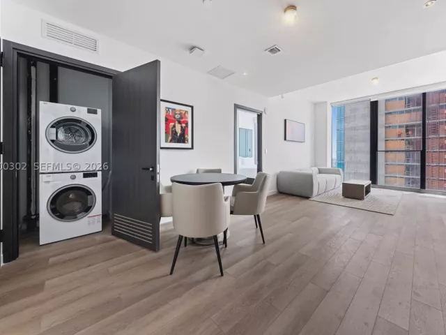 2-bedroom condo for sale in Miami - 20 NE 11th St 4403 - MondialRealty