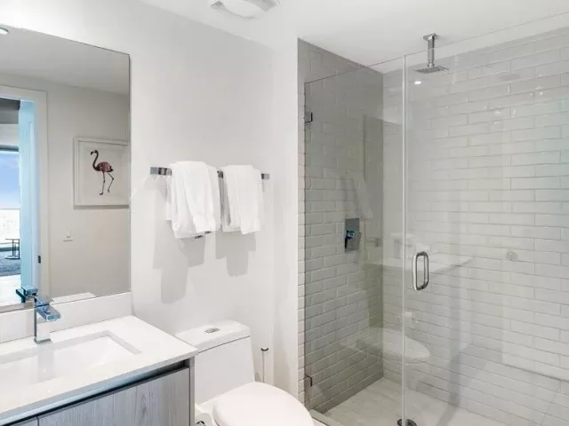 2-bedroom condo for sale in Hollywood - 4010 S Ocean Drive R1102 - MondialRealty