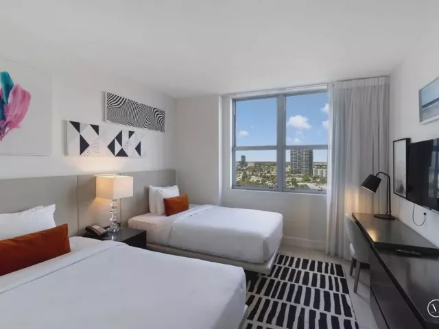 2-bedroom condo for sale in Hollywood - 4010 S Ocean Drive R1102 - MondialRealty