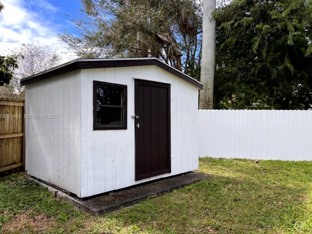 3-bedroom home for rent in Homestead - 30920 SW 191st Ave 0 - MondialRealty