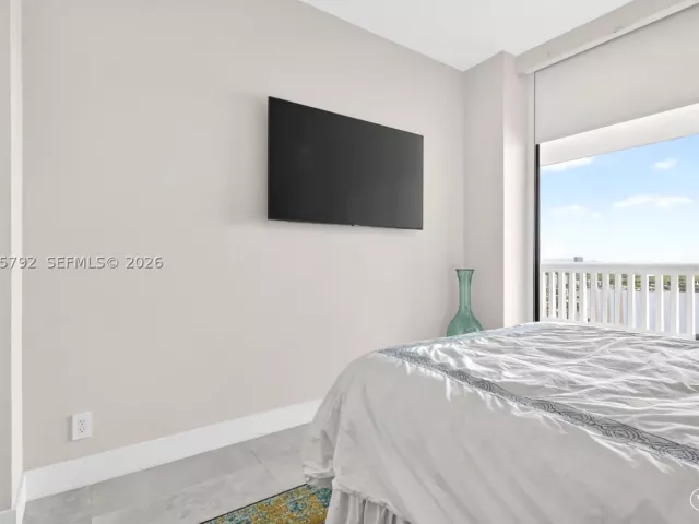 3-bedroom condo for sale in Aventura - 1000 ISLAND BL 3107 - MondialRealty