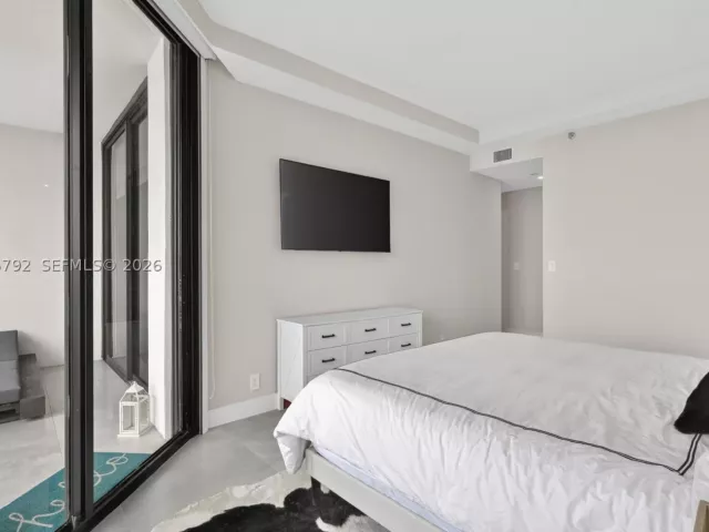 3-bedroom condo for sale in Aventura - 1000 ISLAND BL 3107 - MondialRealty