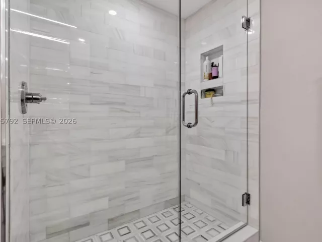 3-bedroom condo for sale in Aventura - 1000 ISLAND BL 3107 - MondialRealty