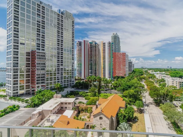 1-bedroom condo for rent in Miami - 1451 Brickell Ave 1004 - MondialRealty