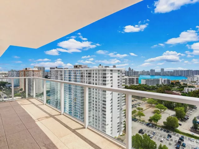 2-bedroom condo for sale in Sunny Isles Beach - 230 174th St 2404 - MondialRealty
