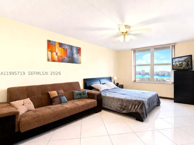 2-bedroom condo for sale in Sunny Isles Beach - 230 174th St 2404 - MondialRealty