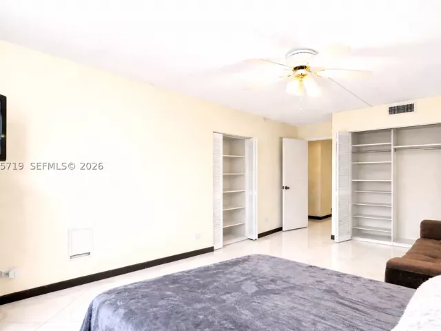 2-bedroom condo for sale in Sunny Isles Beach - 230 174th St 2404 - MondialRealty