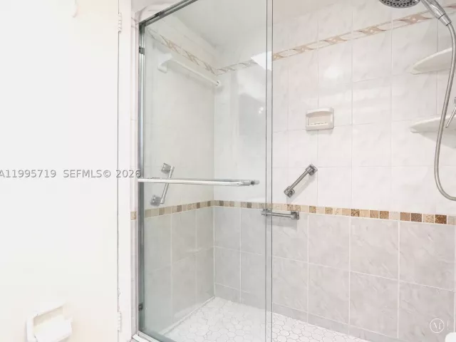 2-bedroom condo for sale in Sunny Isles Beach - 230 174th St 2404 - MondialRealty