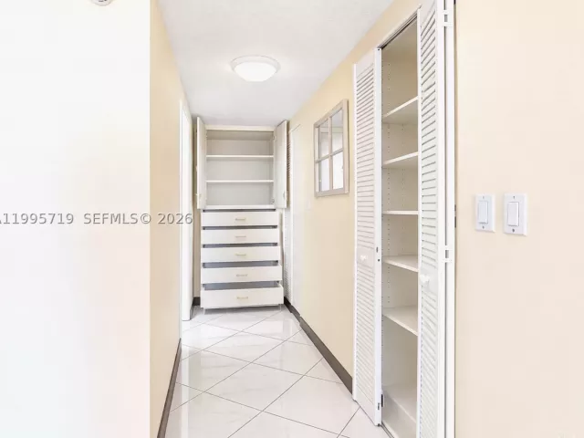 2-bedroom condo for sale in Sunny Isles Beach - 230 174th St 2404 - MondialRealty
