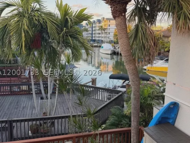 3-bedroom home for rent in North Miami Beach - 2661 NE 164th St 40 - MondialRealty