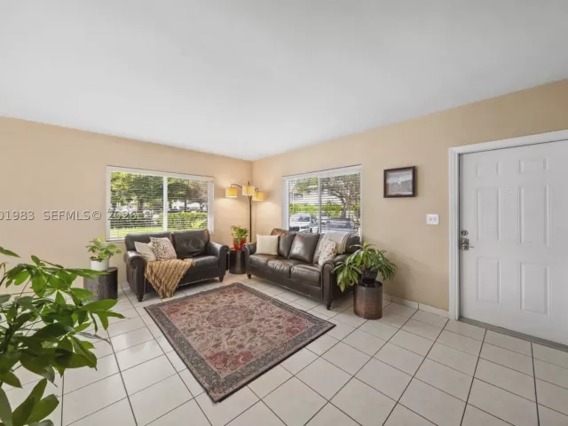2-bedroom home for sale in Miami Beach - 2010 Calais Dr - MondialRealty