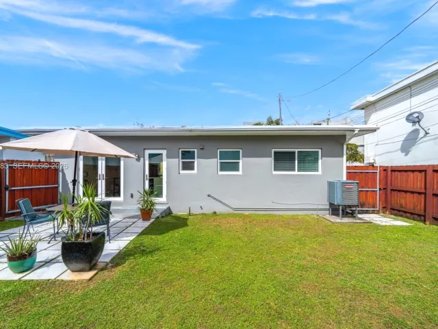 2-bedroom home for sale in Miami Beach - 2010 Calais Dr - MondialRealty