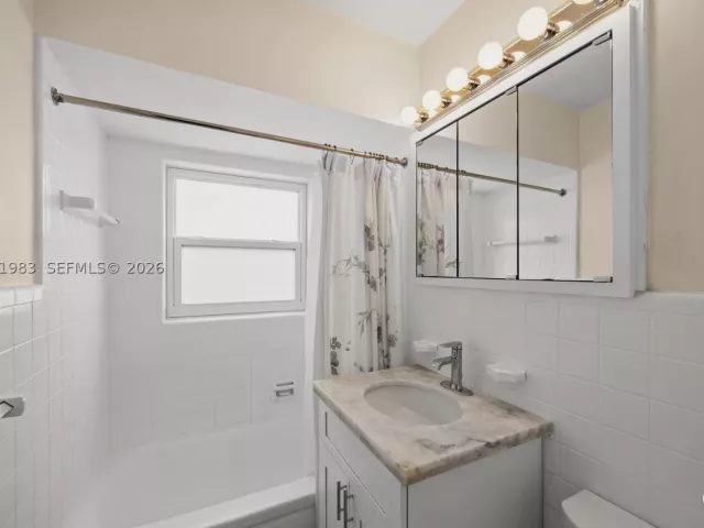 2-bedroom home for sale in Miami Beach - 2010 Calais Dr - MondialRealty