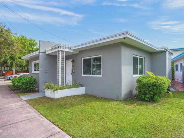 2-bedroom home for sale in Miami Beach - 2010 Calais Dr - MondialRealty