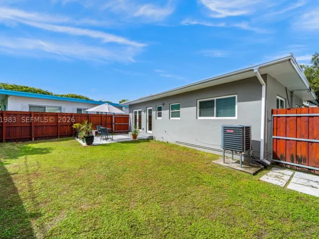2-bedroom home for sale in Miami Beach - 2010 Calais Dr - MondialRealty