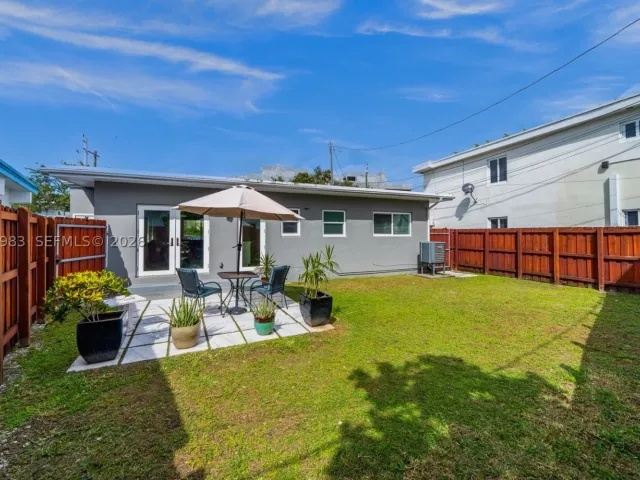 2-bedroom home for sale in Miami Beach - 2010 Calais Dr - MondialRealty