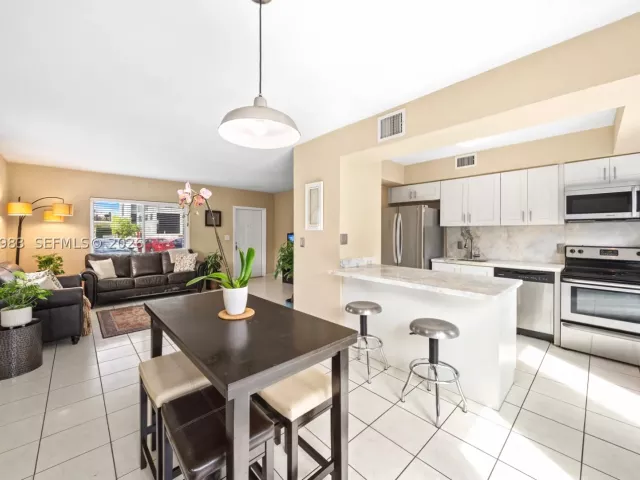 2-bedroom home for sale in Miami Beach - 2010 Calais Dr - MondialRealty