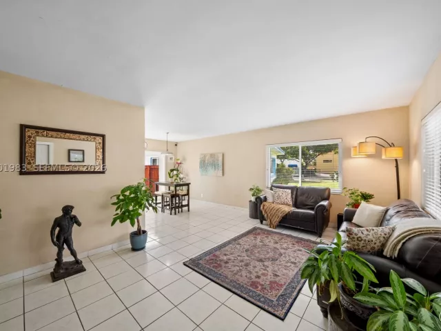 2-bedroom home for sale in Miami Beach - 2010 Calais Dr - MondialRealty