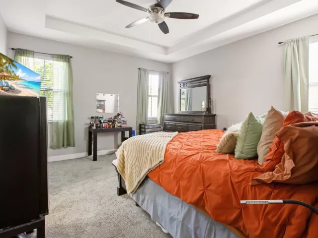 4-bedroom home for sale in Riviera Beach - 6026 Pine Tree Way 6026 - MondialRealty