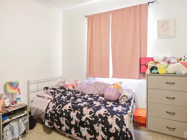 4-bedroom home for sale in Riviera Beach - 6026 Pine Tree Way 6026 - MondialRealty