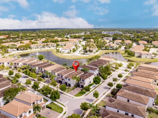 4-bedroom home for sale in Riviera Beach - 6026 Pine Tree Way 6026 - MondialRealty