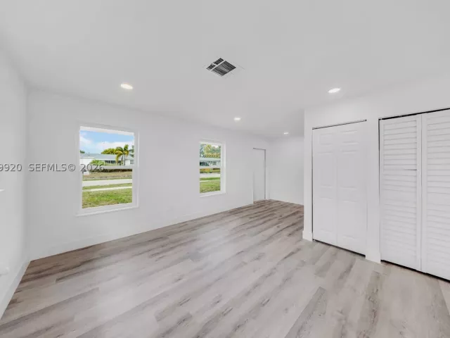 3-bedroom home for sale in Miami Gardens - 1260 NW 188th St - MondialRealty