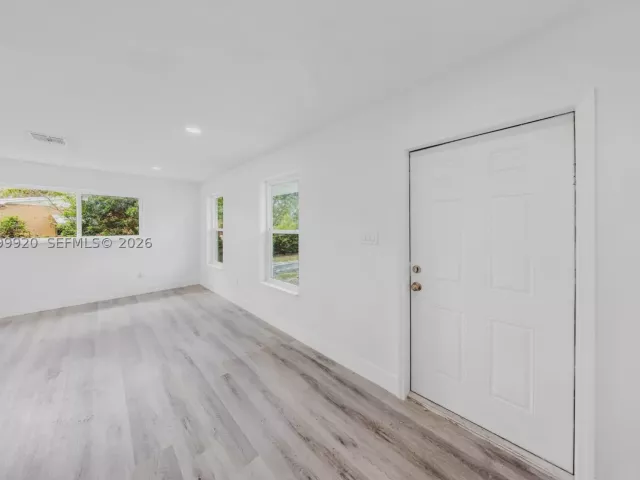 3-bedroom home for sale in Miami Gardens - 1260 NW 188th St - MondialRealty