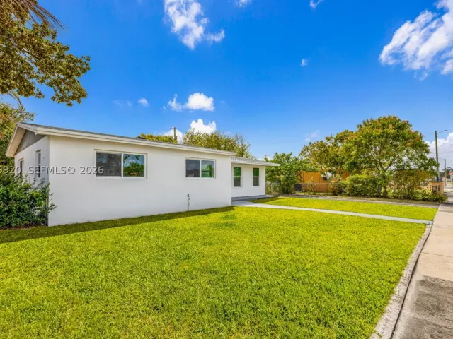 3-bedroom home for sale in Miami Gardens - 1260 NW 188th St - MondialRealty