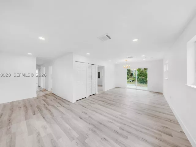 3-bedroom home for sale in Miami Gardens - 1260 NW 188th St - MondialRealty