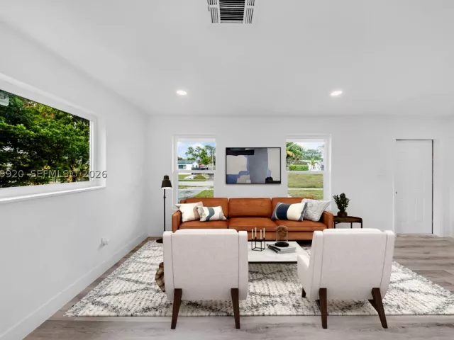 3-bedroom home for sale in Miami Gardens - 1260 NW 188th St - MondialRealty