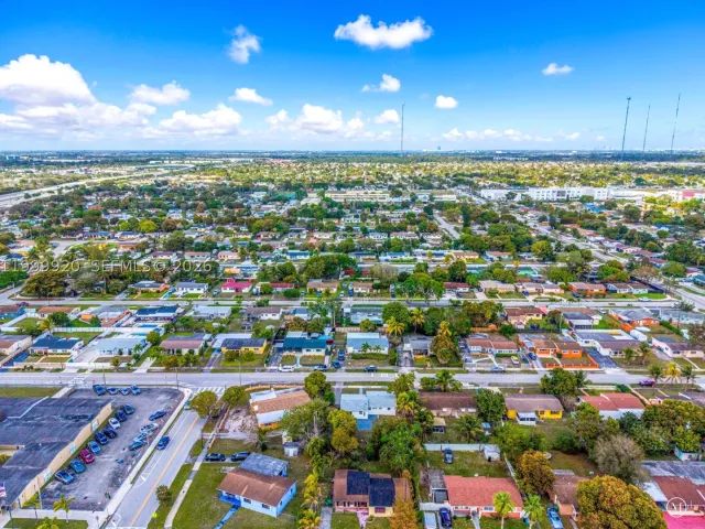 3-bedroom home for sale in Miami Gardens - 1260 NW 188th St - MondialRealty