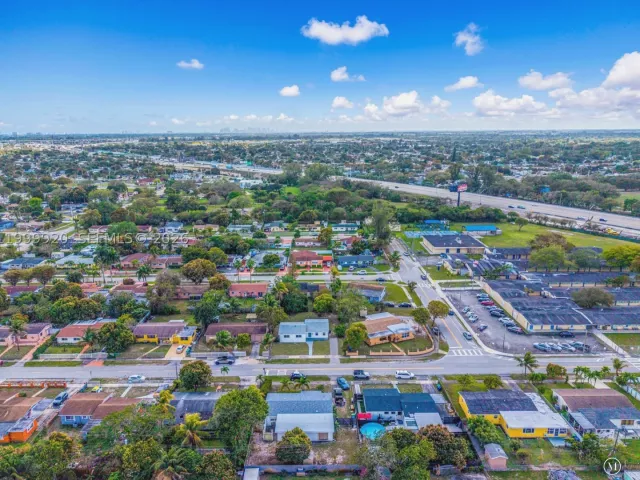 3-bedroom home for sale in Miami Gardens - 1260 NW 188th St - MondialRealty