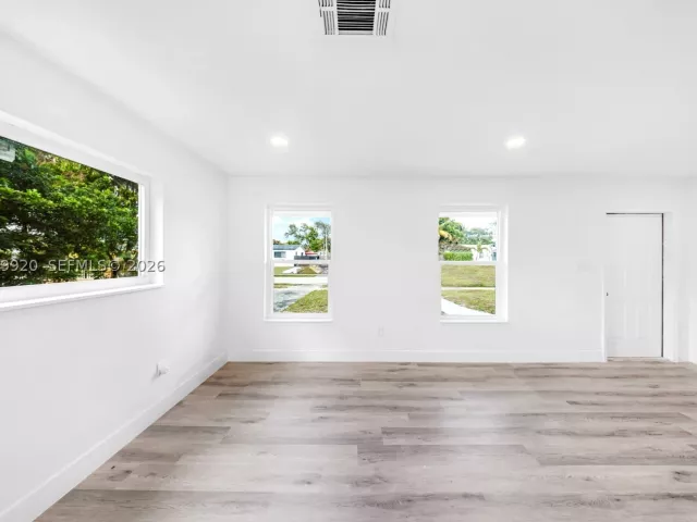 3-bedroom home for sale in Miami Gardens - 1260 NW 188th St - MondialRealty