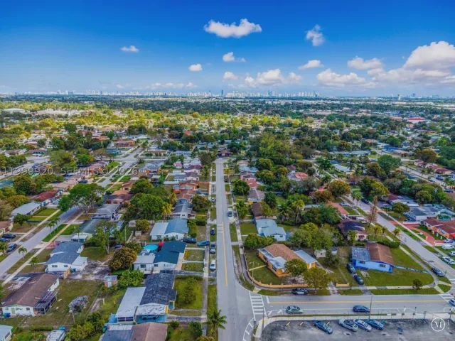 3-bedroom home for sale in Miami Gardens - 1260 NW 188th St - MondialRealty