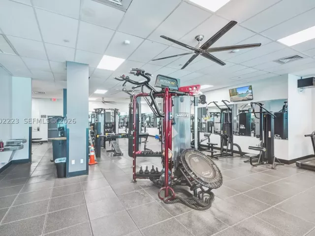 2-bedroom condo for rent in Hollywood - 2501 S Ocean Dr 1211 - MondialRealty