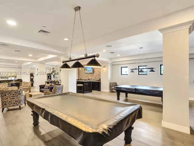 2-bedroom condo for rent in Hollywood - 2501 S Ocean Dr 1211 - MondialRealty